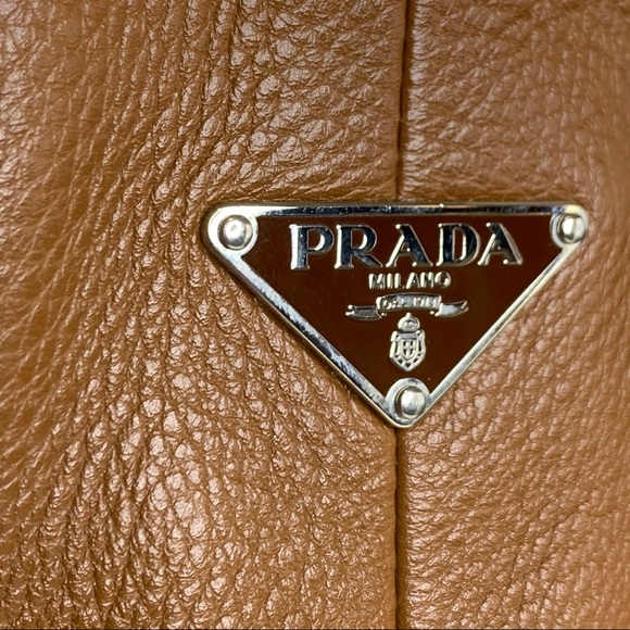 Prada Vitello Daino Buckle Side Pocket Leather Bag - Picture 3 of 16